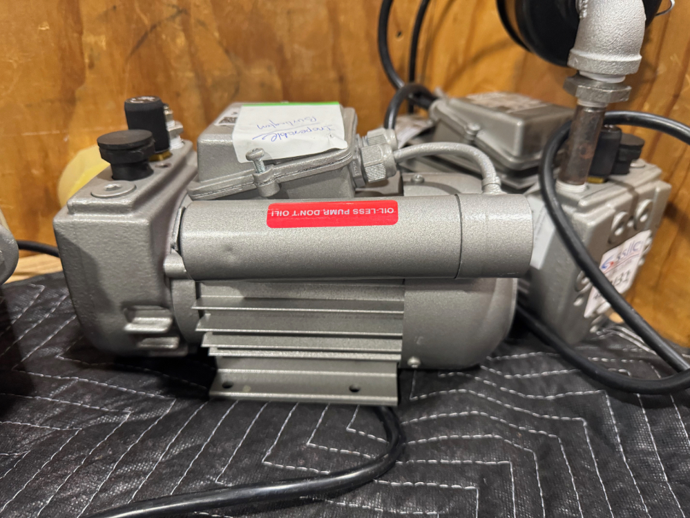 Image of Becker Vacuum Pump